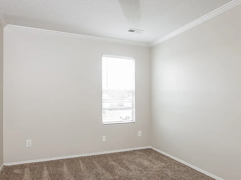 1005 Gelfield Rd — Photo 15