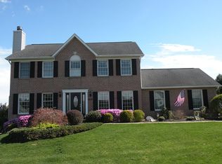 1116 Wellington Cir, Laurys Station, PA 18059