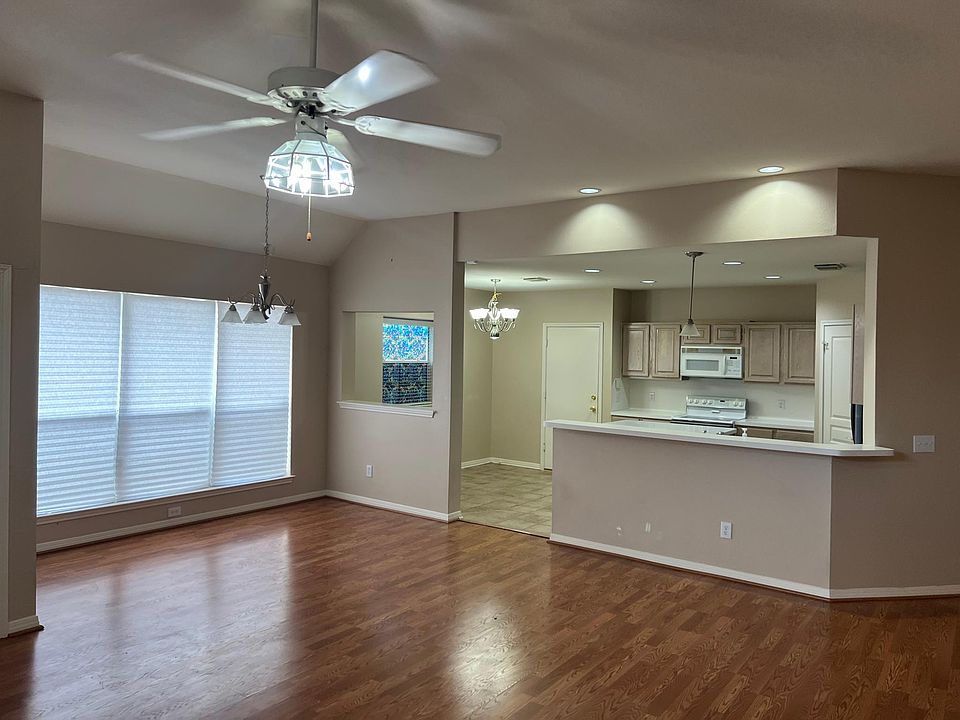 9931 Abe Lincoln, San Antonio, TX 78240 Zillow