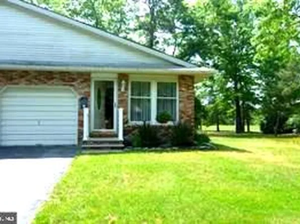 5 Walnut Rd, Manahawkin, NJ 08050