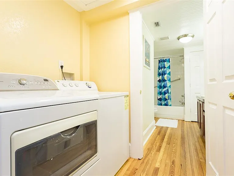 114 W Cayuga St — Photo 19