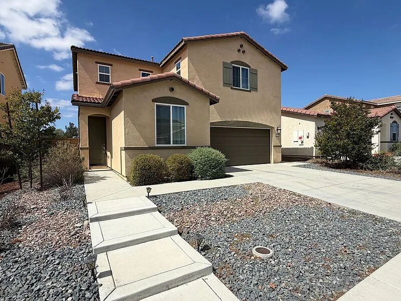 3 bed, 2.5 bath, $3,195 — Photo 2