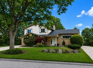 37695 Sarafina Dr, Sterling Heights, MI 48312
