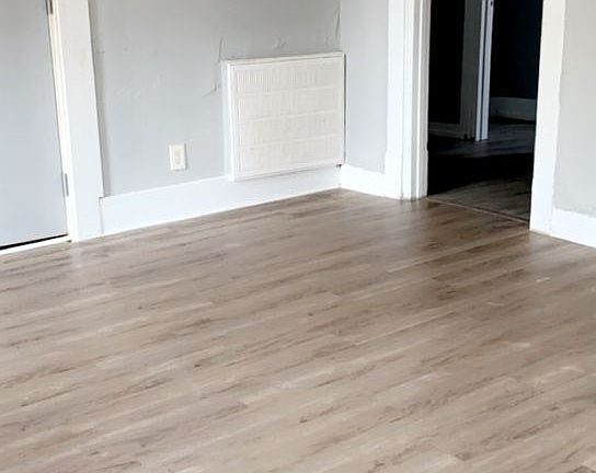 4th image of 629 Mills St
