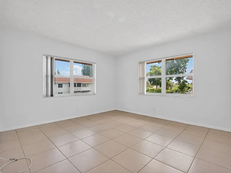 760 SE 2nd Ave #D216 — Photo 15