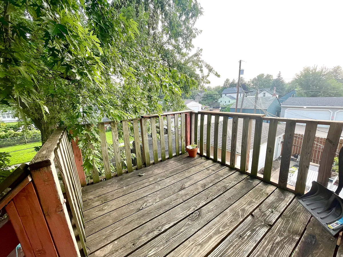 Building Photo - 824 Lowry Ave NE #2