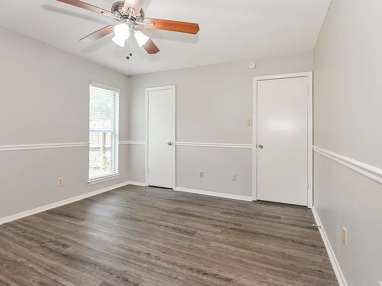 3655 Corsica Dr — Photo 10