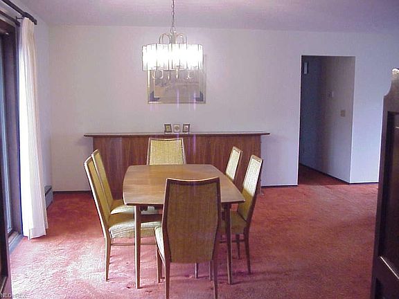 5th image of 652 Lakeview Dr