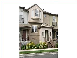 4th image of 1039 Yates Way