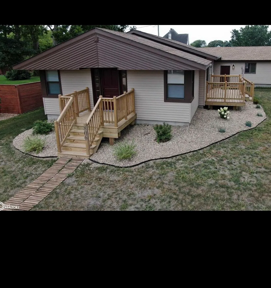 3 bed, 1876 sqft, $2,300 — Photo 1