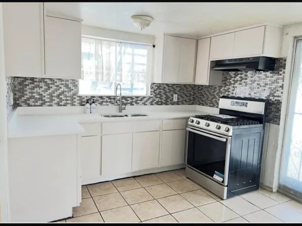 517 Bataan Cir, El Paso, TX 79903