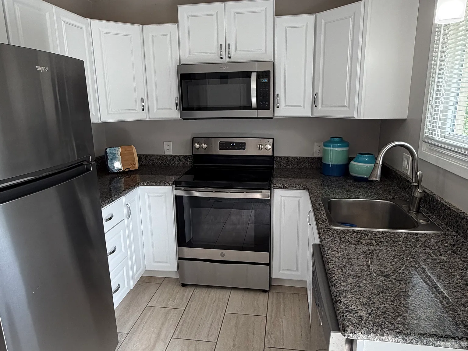 2 bed, 864 sqft, $1,450 — Photo 3