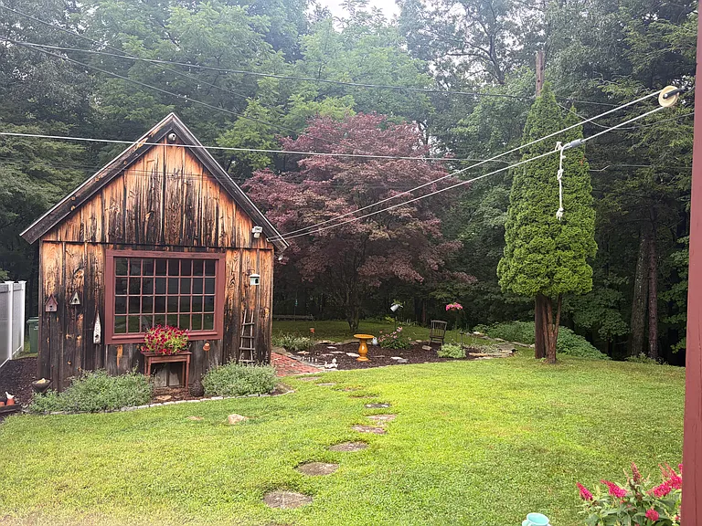 22 Hill St — Photo 4