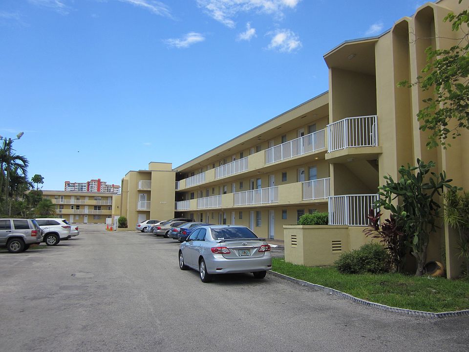 1st image of 1300 NE 191st St APT 301