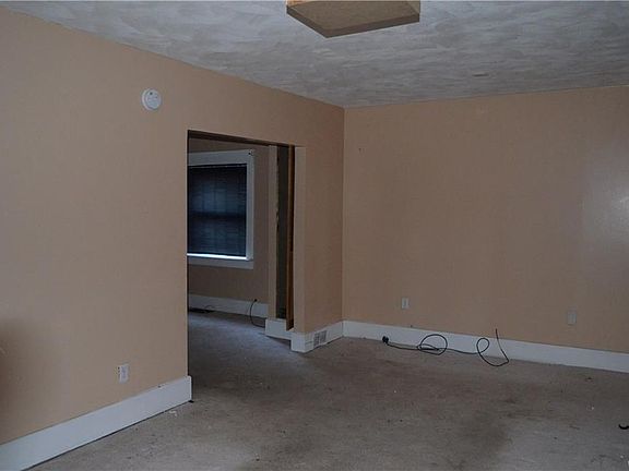 3rd image of 144 Poultney Ave