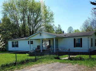 16 Walnut St, Mount Lookout, WV 26678