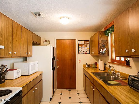 4th image of 7045 Blache Ct