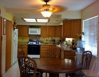 2nd image of 4550 El Playa Dr