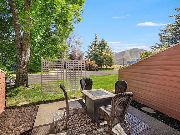 4th image of 850 Shenandoah Dr #36