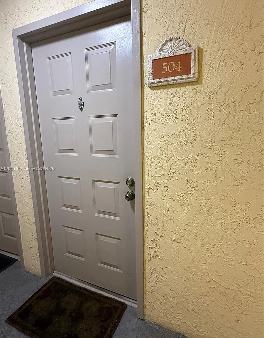 Las Vistas At Doral Condo — Photo 3