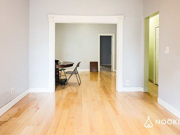 3rd image of 982 Glenmore Ave #1