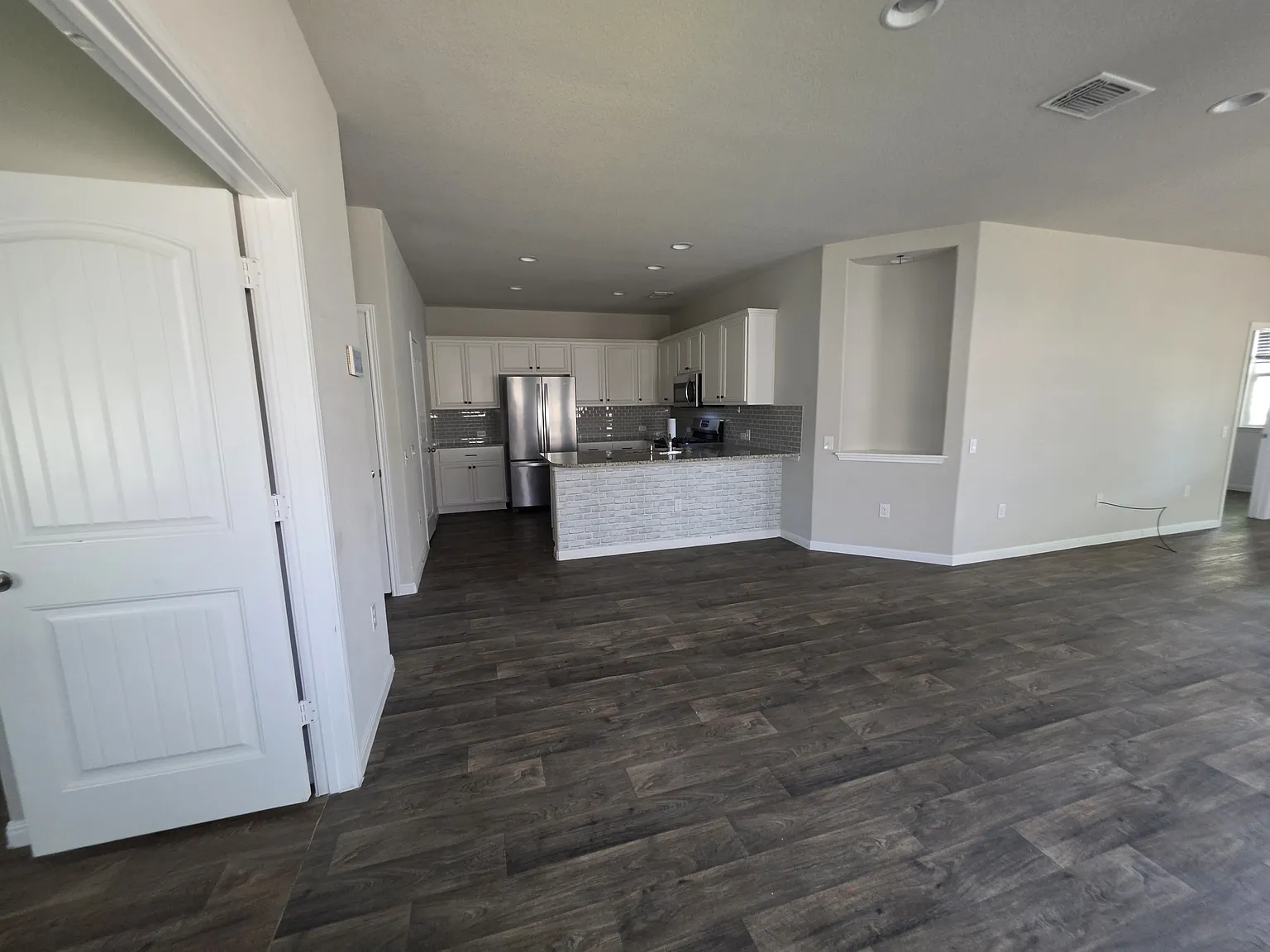 2 bed, 1500 sqft, $1,995 — Photo 3