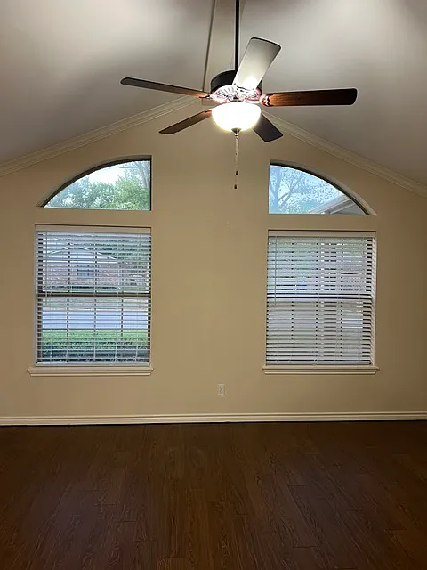 3 bed, $1,650 — Photo 3
