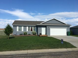 120 Clarke Rd, Bismarck, ND 58504