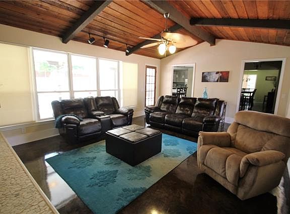 3rd image of 1712 Lake Side Ln