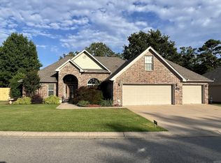 1056 Skyline Dr, Alexander, AR 72002