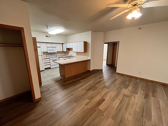 3rd image of 2886 Coral Ct