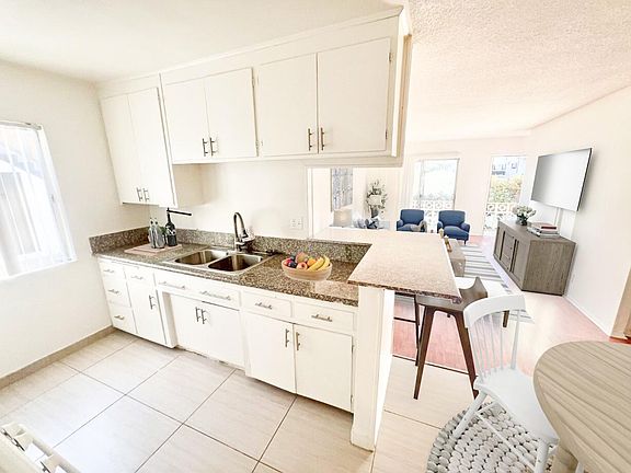 3rd image of 3106 S Canfield Ave APT 1