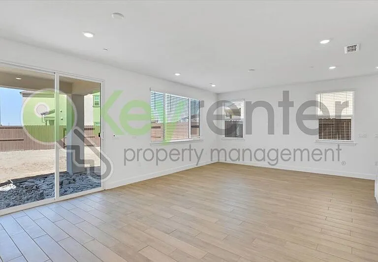 224 Twilight Peak Ct — Photo 16