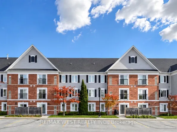 102 Aspen Springs Dr #105, Clarington, ON L1C 5N6