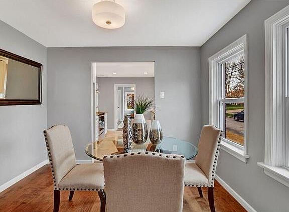 4th image of 402 Julian Pl