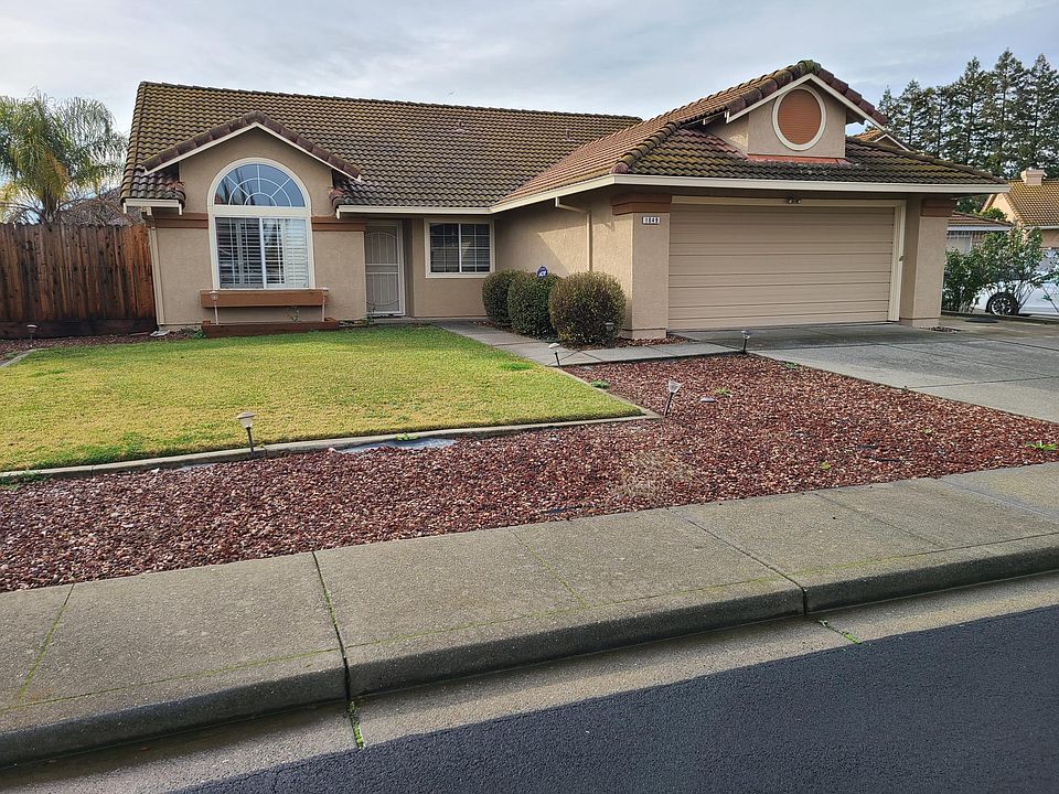 1st image of 1049 Iron Ct