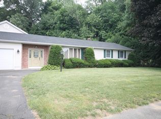 67 Chestnut Ln, Agawam, MA 01001