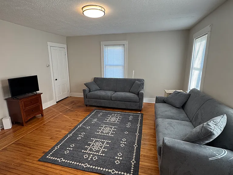260 Main St — Photo 4