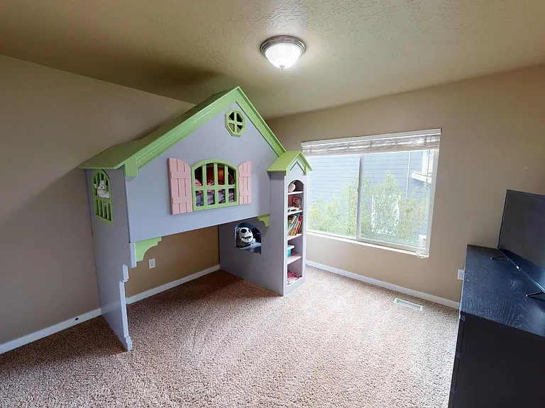 531 S Willow Xing — Photo 9