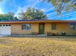 1407 WREN LN, Beeville, TX 78102