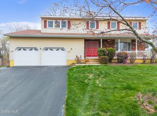 8 Windlass Drive, Latham, NY 12110