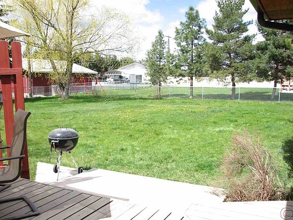 4th image of 2606 Sunset Ln