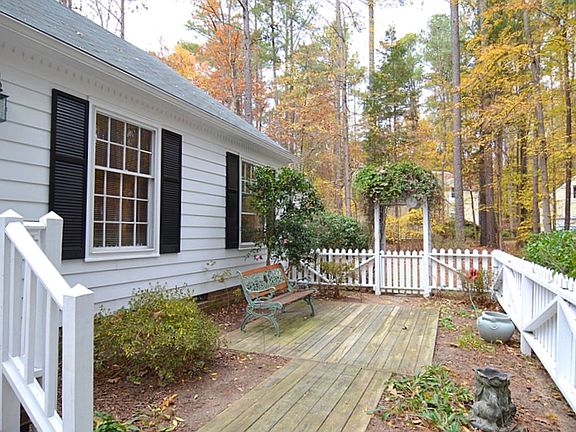 2nd image of 2425 Rosewood Ct