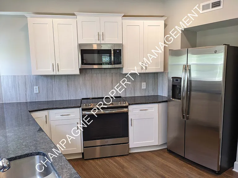 920 Ward Pkwy — Photo 17
