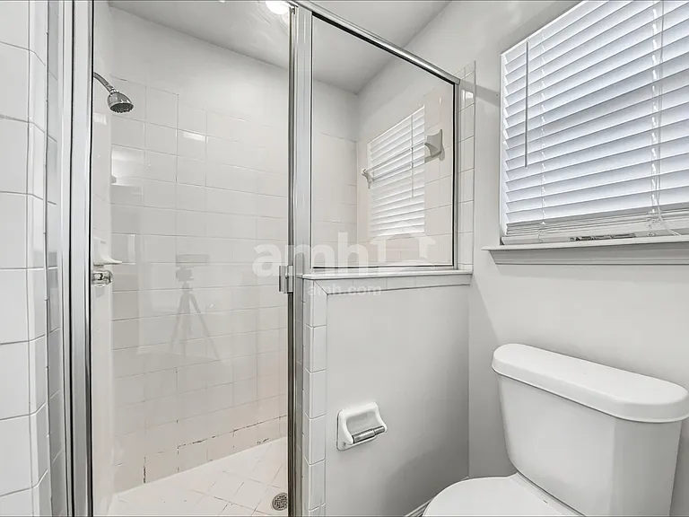 10008 Lancashire Dr — Photo 12