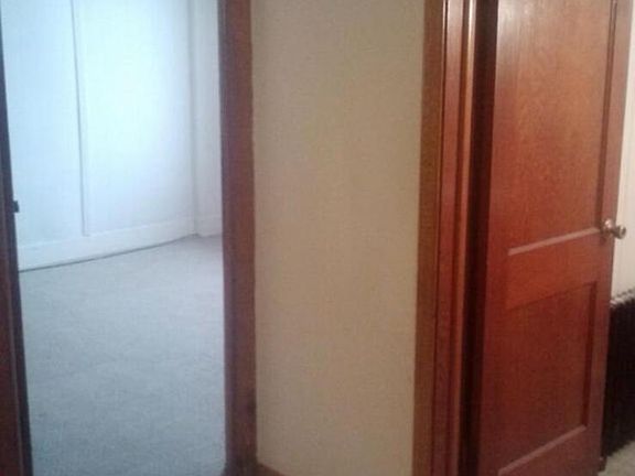 5th image of 644 Sherwood Ave #5
