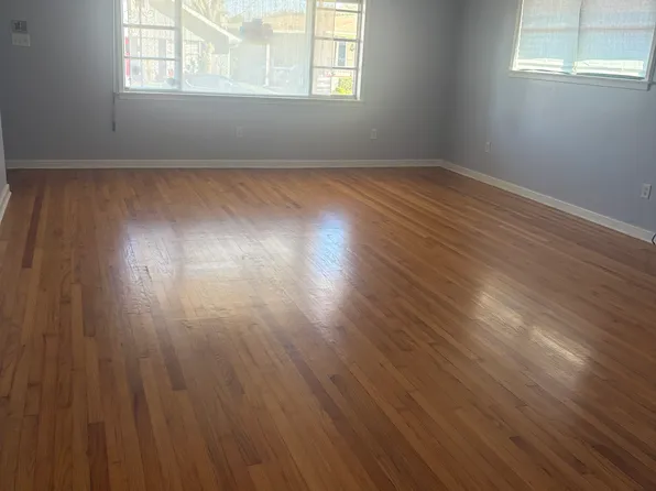 1420 Poinsettia Dr, Metairie, LA 70005