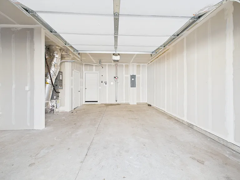 Bellevue Towers LLC — Photo 31