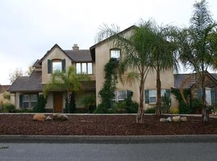 18571 Oak Park Dr, Riverside, CA 92504