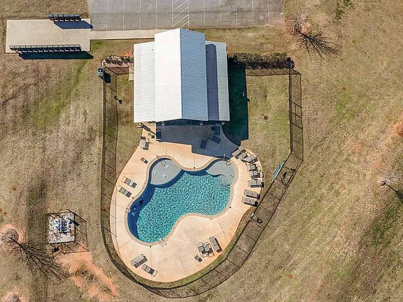 4th image of 134 Farmers Way